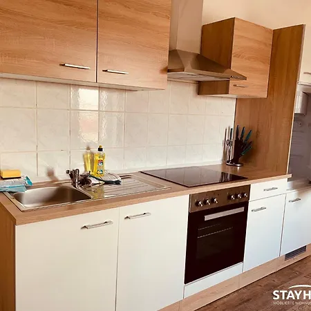 Stayhere24 Maisonette-wohnung Mit Grossem Garten *